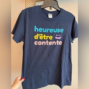 Heureuse d’être contente Graphic Tee